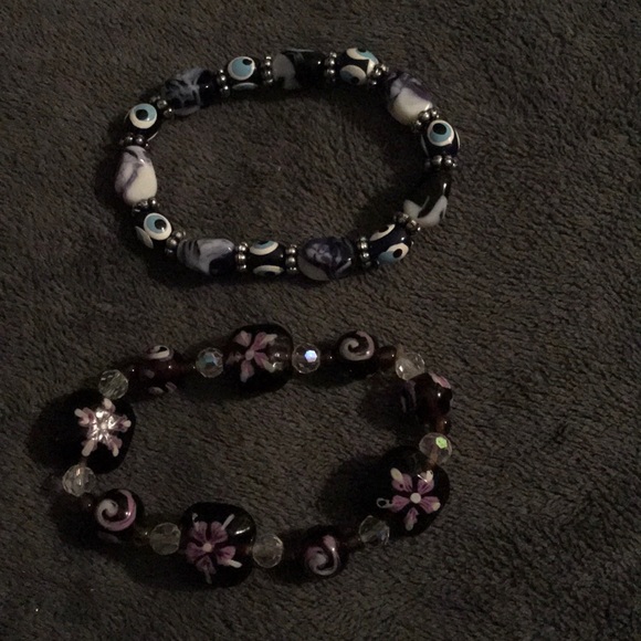 Costume jewelry - Picture 1 of 1